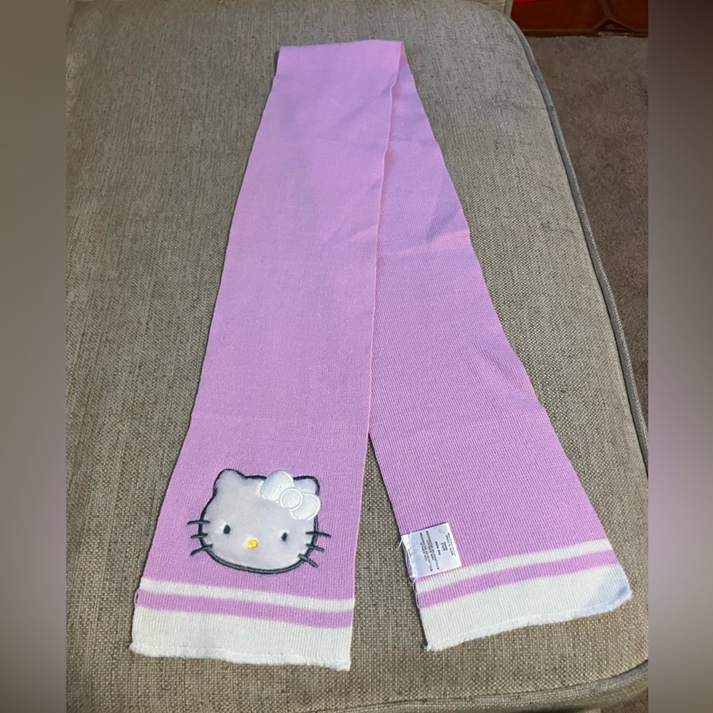 Pink and white hello kitty scarf